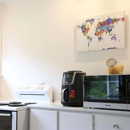 Skyline Haven - Entire Apartment - Free Parking, Espresso, Netflix - 15M To Cbd, Stadium, Ferry Уелингтън Екстериор снимка