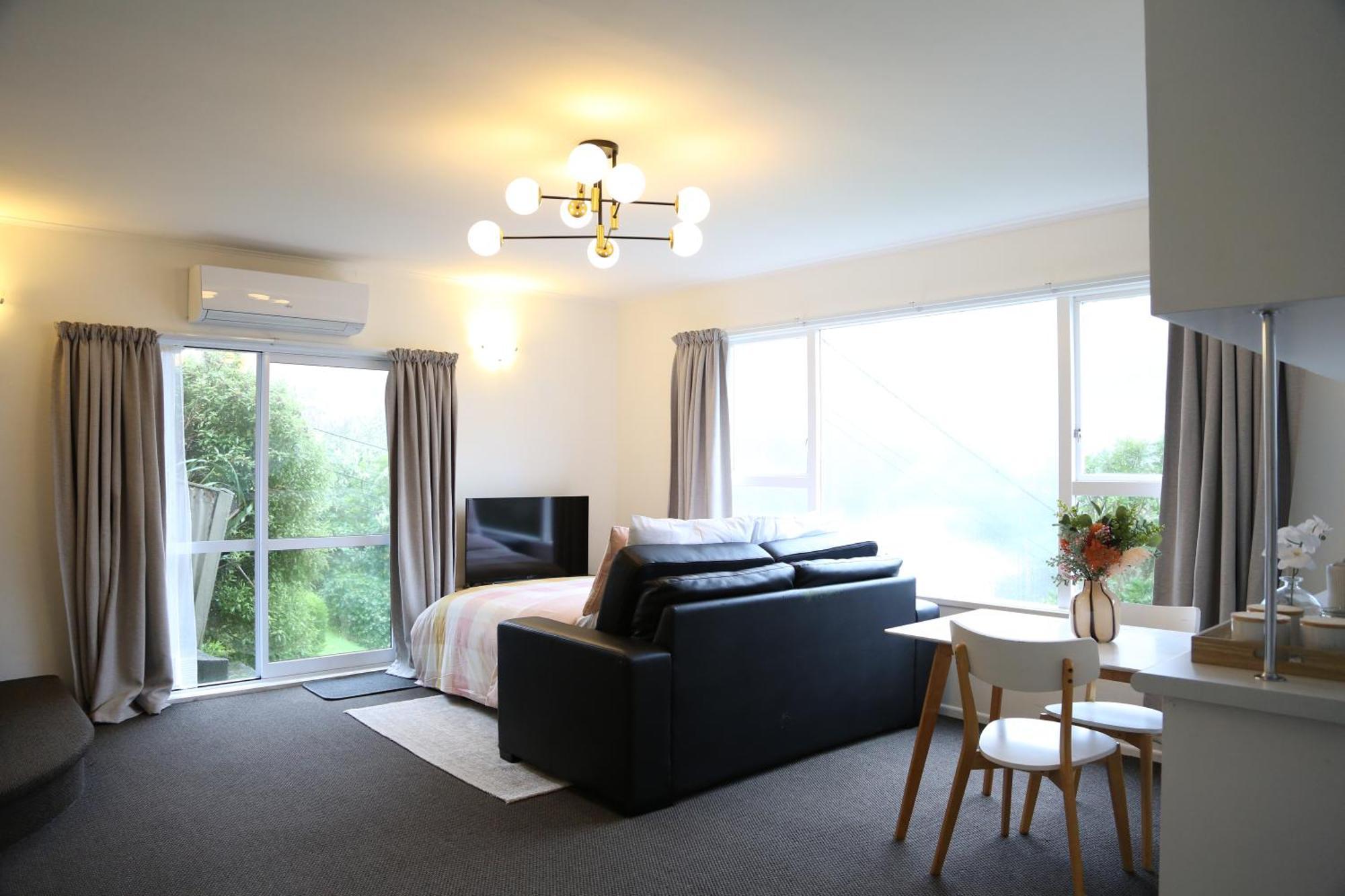Skyline Haven - Entire Apartment - Free Parking, Espresso, Netflix - 15M To Cbd, Stadium, Ferry Уелингтън Екстериор снимка